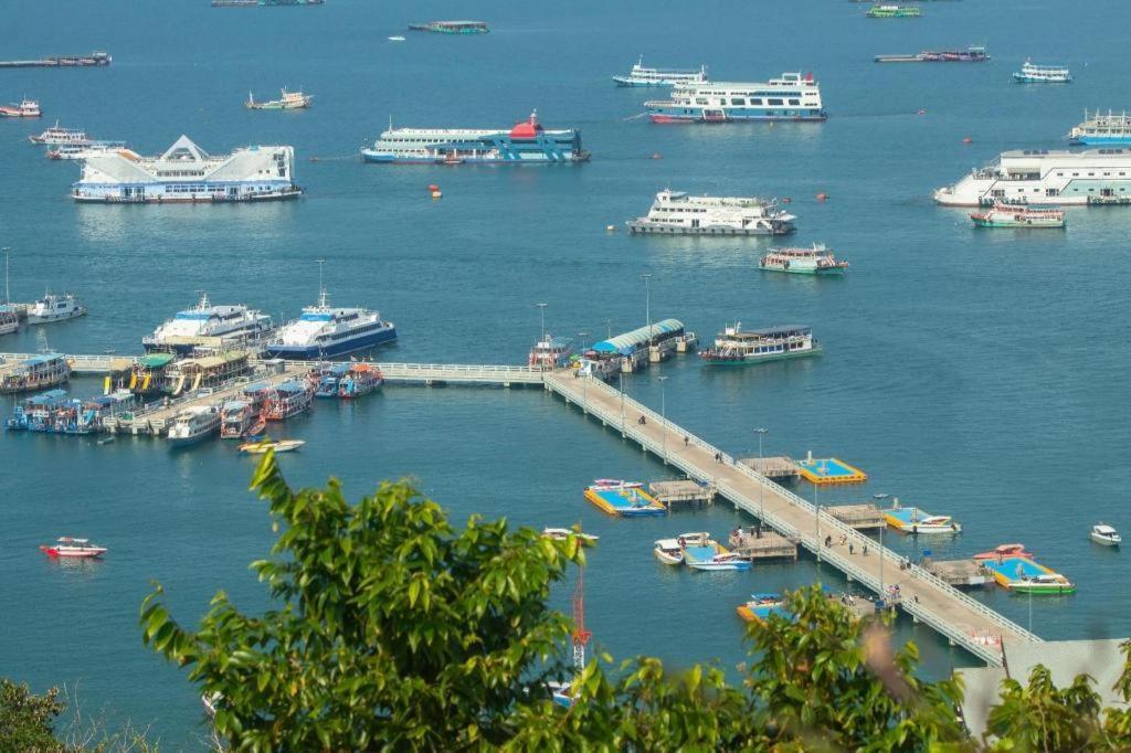 P.72 Hotel Pattaya Extérieur photo